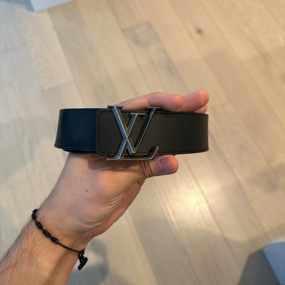 Authentic louis vuitton belt size 32-34